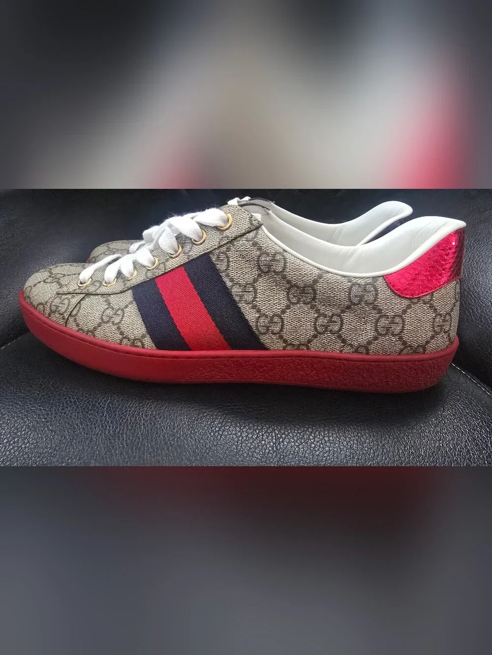 Gucci GG Supreme Low-Top Sneaker in Beige, Navy & Red